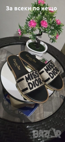 Miss Dior Дамски Чехли🩴Дамски Чехли Мис Диор Код E1310, снимка 2 - Чехли - 54141935