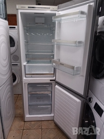 Като нов иноксов комбиниран хладилник с фризер Сименс Siemens А+++ с две години гаранция!, снимка 6 - Хладилници - 53908364