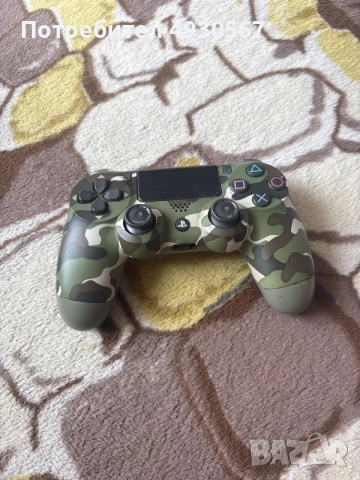 Здравейте! продавам конзола PlayStation4 със два джойстика и една игра на GTA5 във добро състояние. , снимка 3 - PlayStation конзоли - 55815768