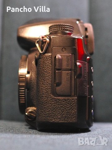 Sony A900 тяло, снимка 4 - Фотоапарати - 54306552