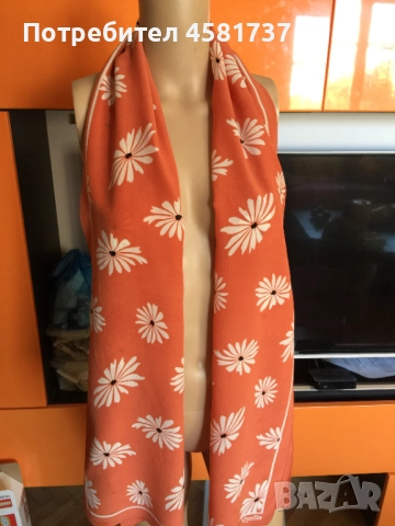 Копринен шал с флорален десен, снимка 2 - Шалове - 51759080