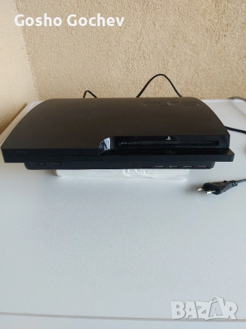 Плейстейшън Сони РS3.Работи перфектно като ново.
