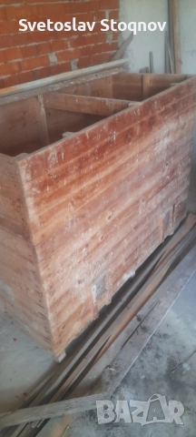 Дървен контейнер ( сандък)за съхранение на житни култури