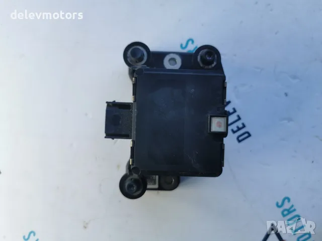 5Q0907561B Преден радарен сензор за адаптивен круиз контрол и Front Assist Bosch Bosch; многопинов
