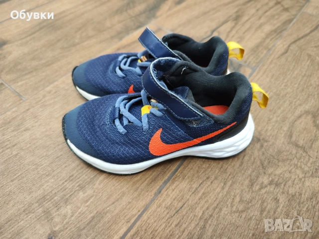 Маратонки Nike Revolution