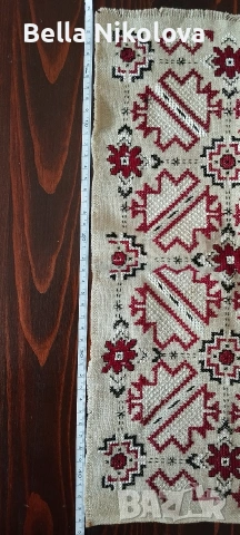 Ръчно бродирана покривка, снимка 3 - Покривки за маси - 53971526