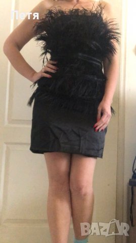 Елегантна черна рокля с пера от щраус, снимка 4 - Рокли - 28757523