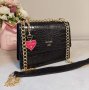 Черна лачена чанта Guess код SG204, снимка 3