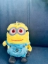 Плюшен Минион  с вендуза, снимка 1