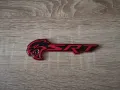 SRT Hellcat червено с черно емблема лява, снимка 4