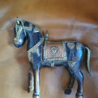 Дървен кон с меден обков, снимка 2 - Антикварни и старинни предмети - 36686201