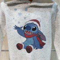 Нов детски коледен суичър с дигитален печат Стич (Stitch) в цвят бял меланж, снимка 2 - Детски анцузи и суичери - 38984768