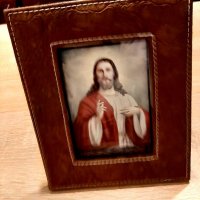 Кожена рамка със снимка на Исус Христос, снимка 2 - Икони - 36988264