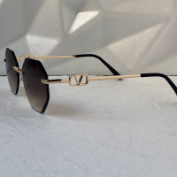 Valentino дамски слънчеви очила Осмоъгълник с верижка синджир, снимка 7 - Слънчеви и диоптрични очила - 44682891