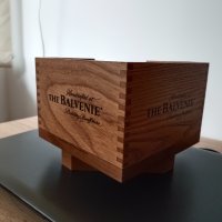 Дървена поставка за салфетки от уиски Balvenie!, снимка 3 - Други ценни предмети - 40584130