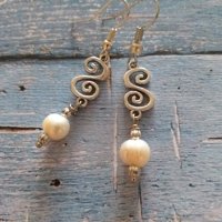 Красиви обеци с Истински Перли и нежни орнаменти в цвят Сребро., снимка 4 - Обеци - 29821610