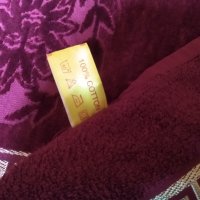 Червена хавлиена кърпа Versace, снимка 8 - Хавлиени кърпи - 30274390