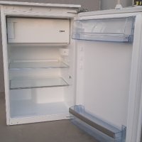 Малък хладилник с камера AEG за вграждане, снимка 1 - Хладилници - 42462825