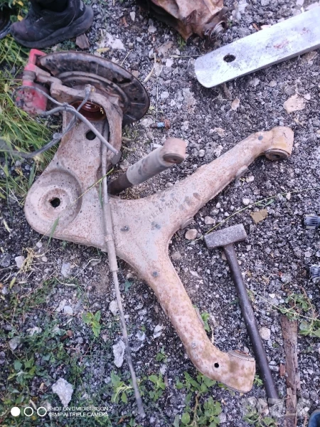 Шенкел заден носач ляв за MERCEDES- VITO , снимка 1