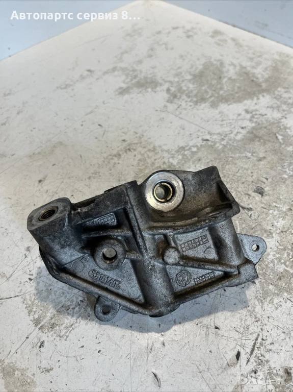 Alfa Romeo 147 2007 1.9 JTD 16V държач/скоба за двигател оригинален 55181494, 937A5000, снимка 1