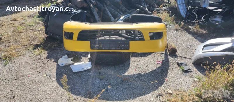 Предна броня Шкода Октавия комби 2010 - жълта, снимка 1