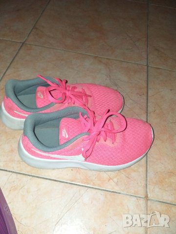 Маратонки найк и джапанки адидас 