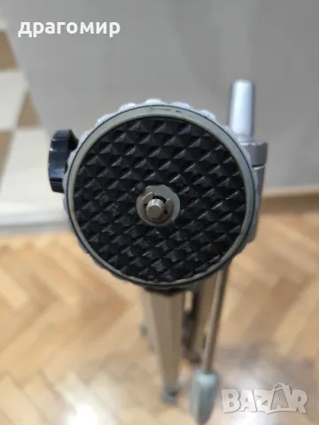 стар алуминиев статив , снимка 2 - Чанти, стативи, аксесоари - 48069932