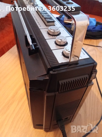 Касетофон Хитачи , снимка 5 - Радиокасетофони, транзистори - 53334987