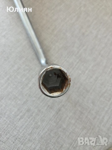 Ключ за гуми ,Тойота , снимка 2 - Аксесоари и консумативи - 51224207