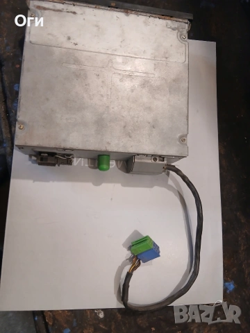 CD чейнджър за Фолксваген 6X0 035 110, снимка 2 - Аксесоари и консумативи - 54224881