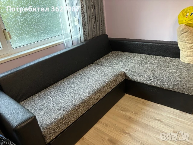 Разтегателен ъглов диван от естествена кожа и дамаска меланж, с ракла