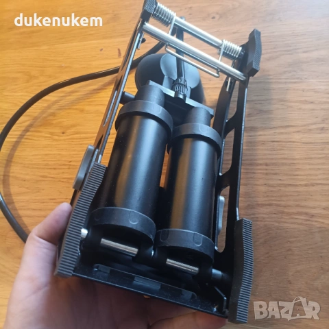 Мощна крачна помпа с двоен цилиндър и манометър до 10 bar – универсална помпа, снимка 10 - Аксесоари за велосипеди - 53382215