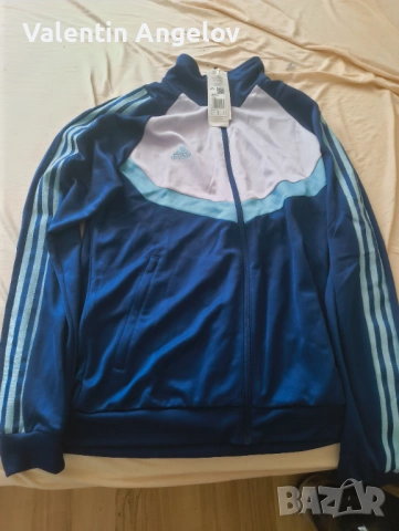 Адидас горнище чисто ново с етикета