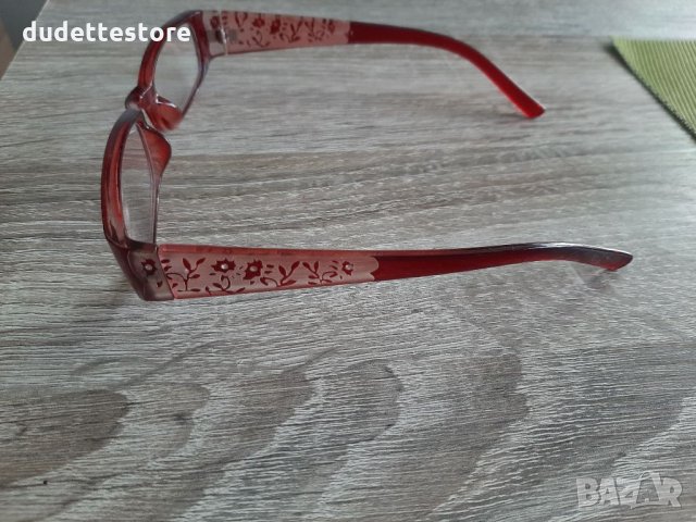 Червени рамки за очила с кутия и кърпичка, снимка 4 - Слънчеви и диоптрични очила - 34111049