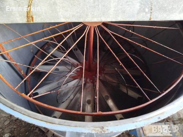 центрофуга за вадене на мед, снимка 3 - За пчели - 51689534