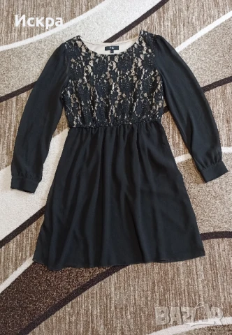 Малка черна рокля 