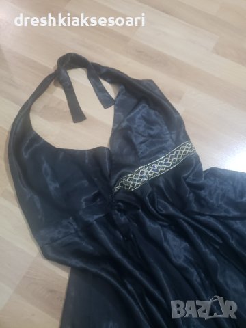 Черна сатенена рокля с прехвърляне, снимка 1 - Рокли - 44247489