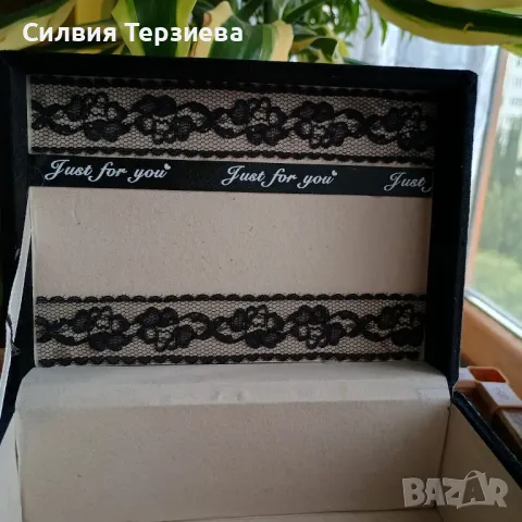 Бутикова кутия за бижута "Черно кадифе", снимка 8 - Бижутерийни комплекти - 50299917