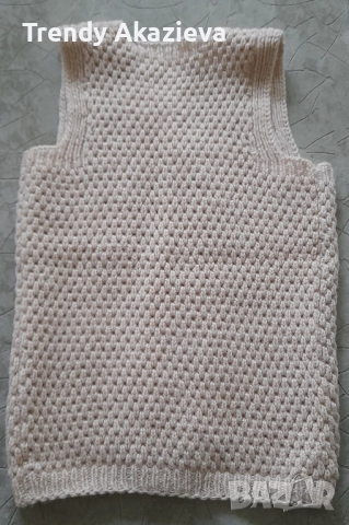 Вълнен дамски елек,ръчно плетиво, снимка 3 - Елеци - 52343141