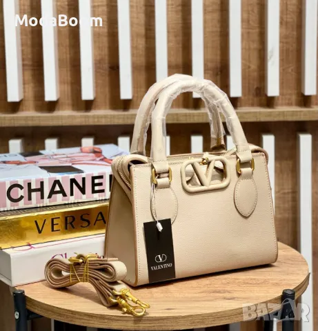 Valentino дамски чанти Различни цветове , снимка 9 - Чанти - 48829965