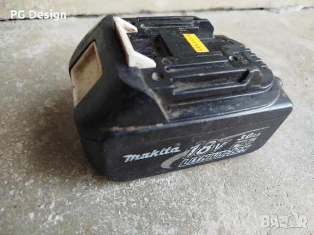 Батерия MAKITA 18 волта 3 A-за ремонт