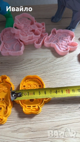 Комплект формички за сладки "Миньоните" (Minions) – 3 броя, снимка 4 - Форми - 54224874