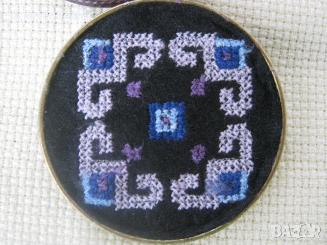 Бродирани бижута с шевици 3, снимка 4 - Колиета, медальони, синджири - 29697680