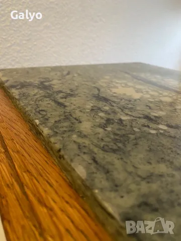 Малка масичка от масивно дърво и мраморен плот, снимка 5 - Маси - 50235454