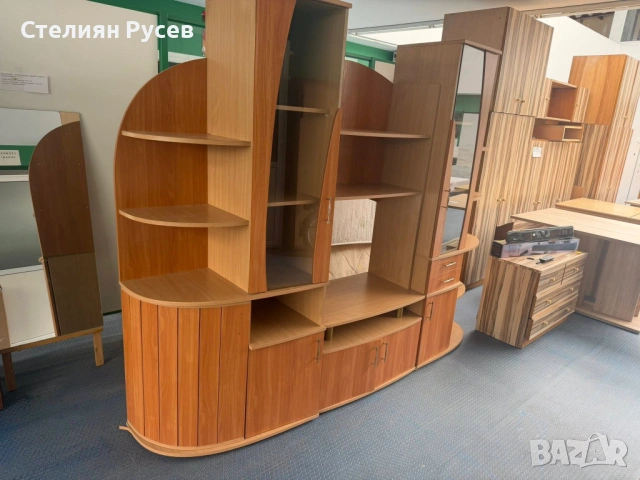 1104 холна секция /витрина  230 / 190см -цена 195,58 лв или 100 евро смр -190см височина , и 200см ш, снимка 3 - Секции и витрини - 54166653