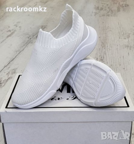 Дамски маратонки в изцяло бял цвят без връзки модел: 1070-226 white, снимка 2 - Маратонки - 40135511