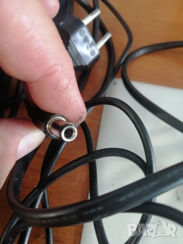 Оригинално зарядно за лаптоп TOSHIBA 15V, 5A, снимка 3 - Части за лаптопи - 52005948