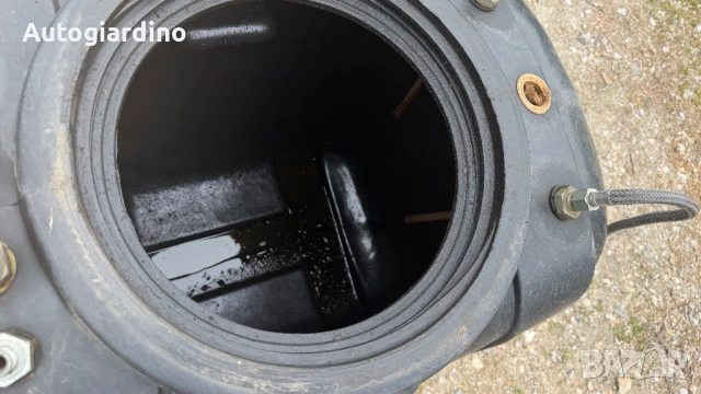 Пластмасов резервоар (туба) с маркучи, снимка 4 - Индустриална техника - 54313742