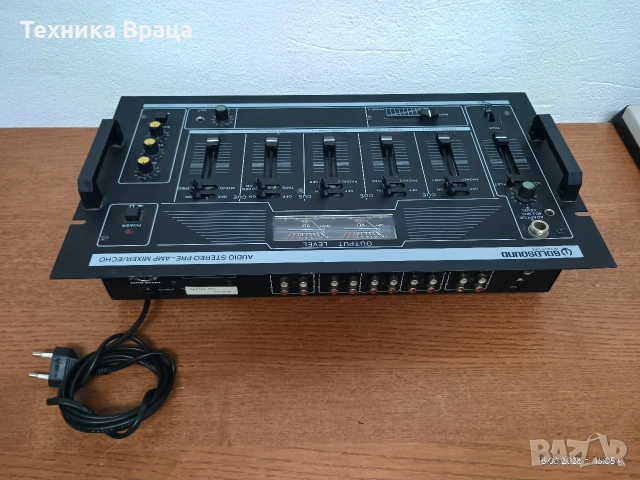 Аудио стерео предусилвател-миксер с вграден ехо ефект. Изпращам видео. , снимка 5 - Ресийвъри, усилватели, смесителни пултове - 53891474