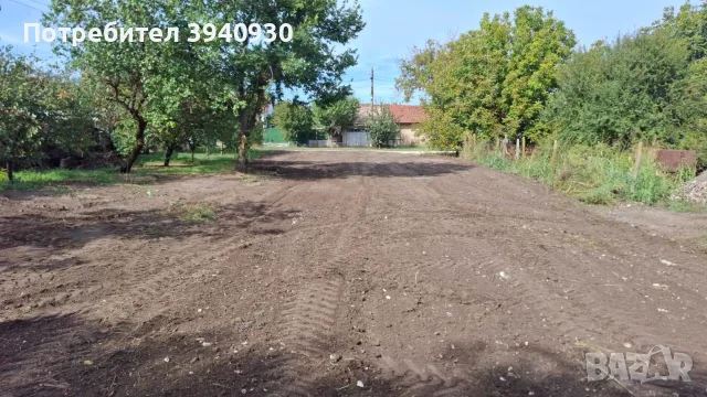 Парцел /УПИ/ в с.Ряхово.Парцелът е с много добра локация в близост/300м./ до р.Дунав. Парцелът е рав